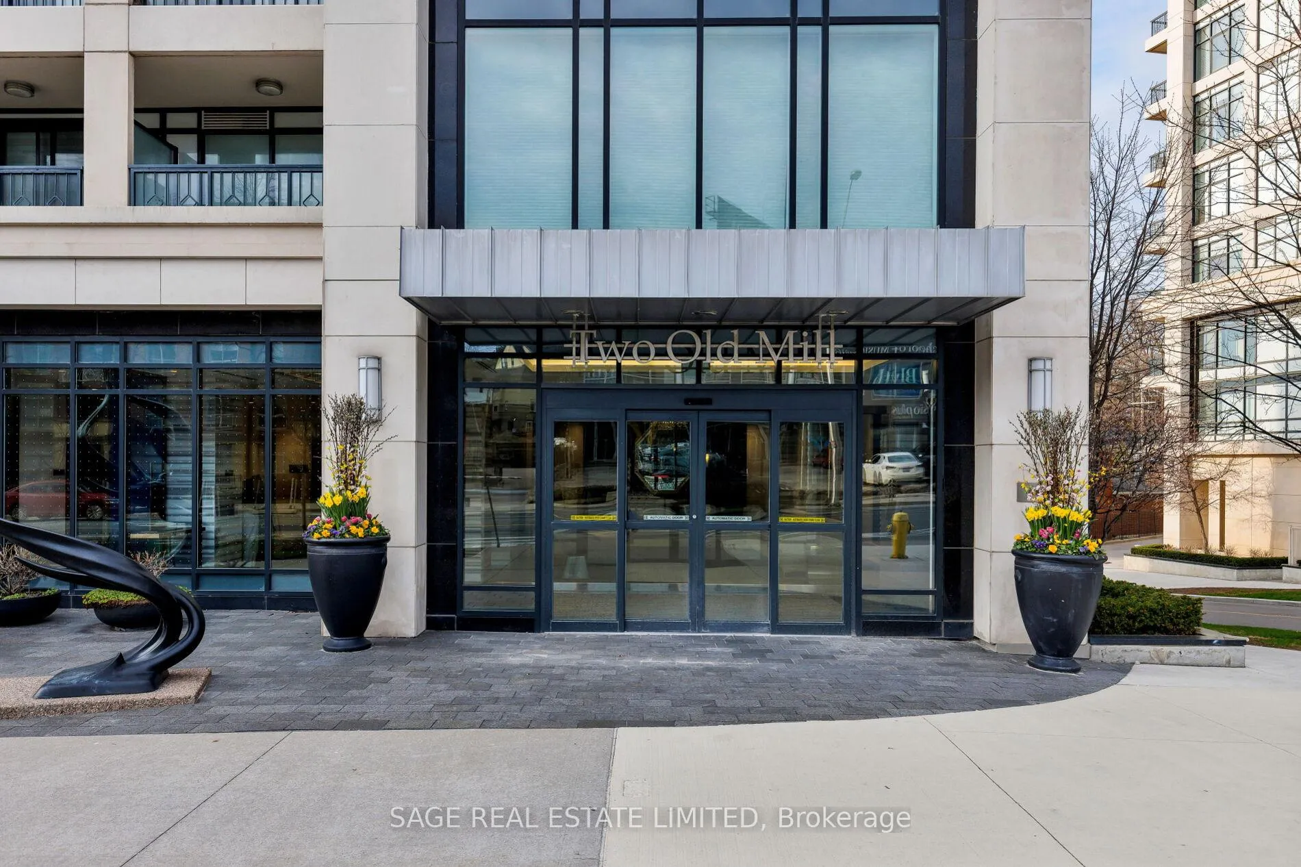 Photo 6 of Unit 504, 2 Old Mill Drive, Toronto, High Park-Swansea — HOMEH