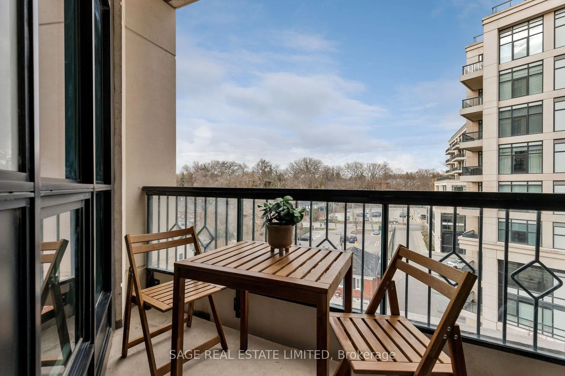 Photo 15 of Unit 504, 2 Old Mill Drive, Toronto, High Park-Swansea — HOMEH