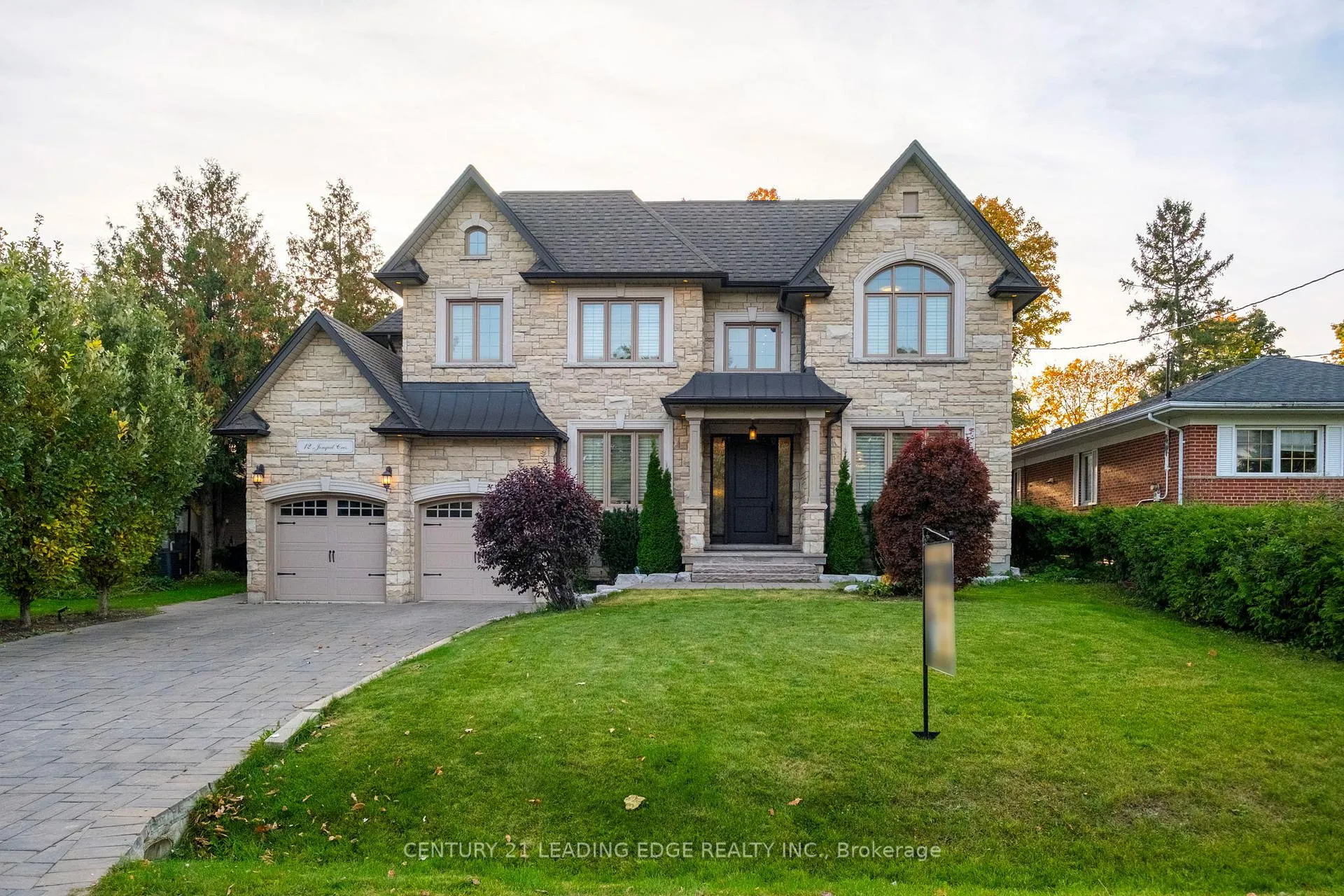 Photo 2 of 12 Jonquil Crescent, Markham, Bullock — HOMEH