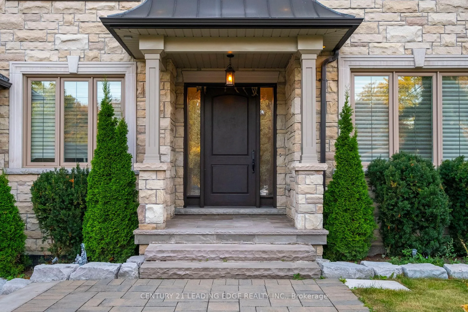 Photo 4 of 12 Jonquil Crescent, Markham, Bullock — HOMEH