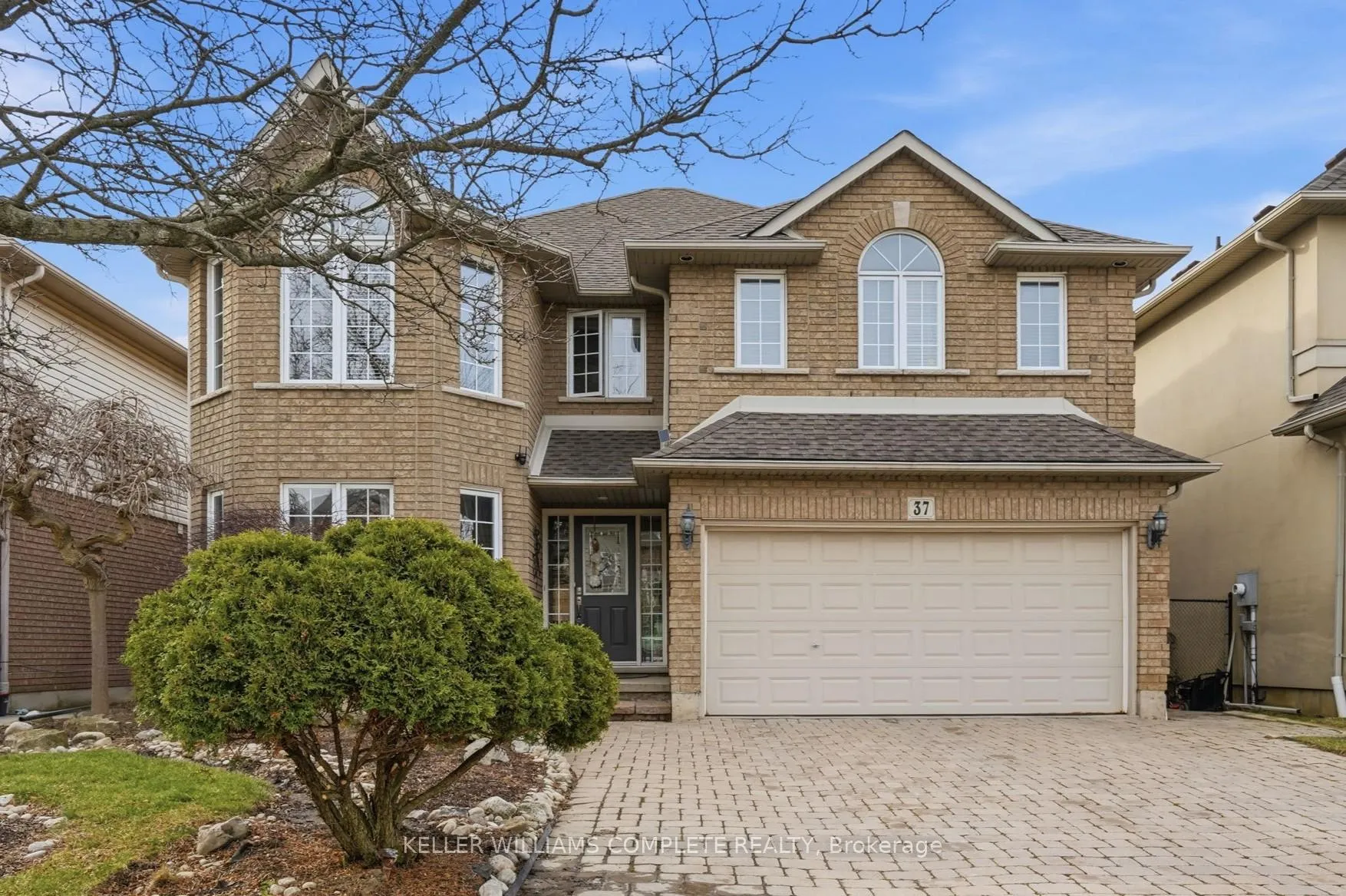 Photo 1 of 37 Southcreek Drive, Hamilton, Meadowlands — HOMEH