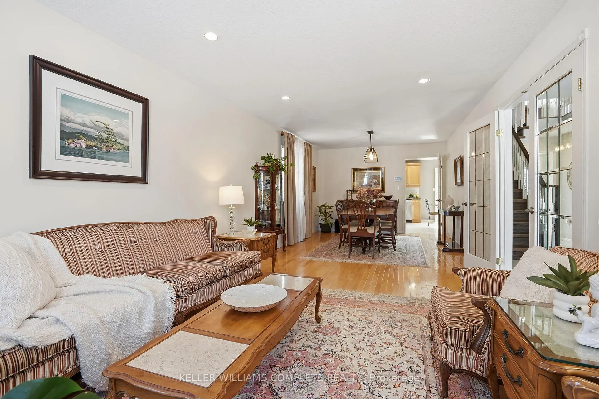 Photo 7 of 37 Southcreek Drive, Hamilton, Meadowlands — HOMEH