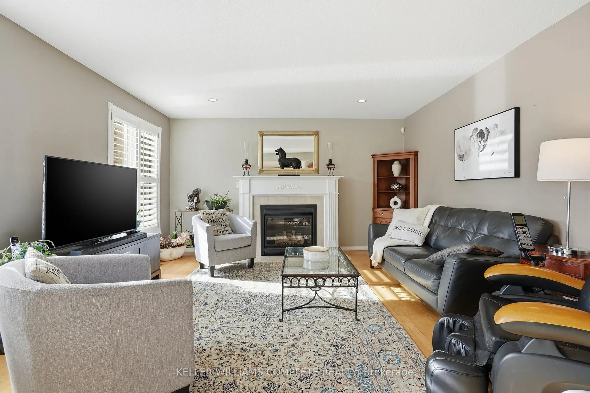 Photo 15 of 37 Southcreek Drive, Hamilton, Meadowlands — HOMEH