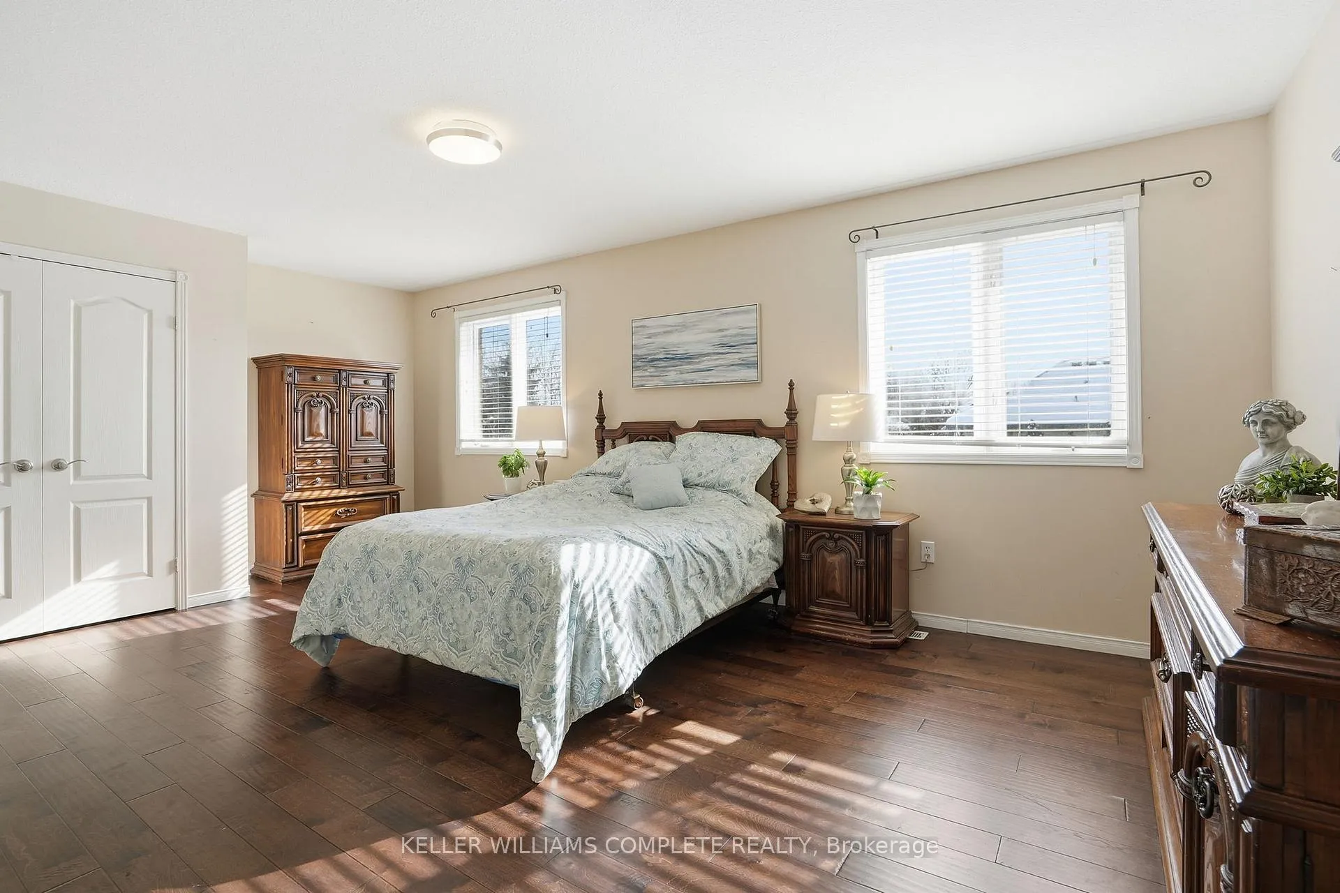 Photo 19 of 37 Southcreek Drive, Hamilton, Meadowlands — HOMEH