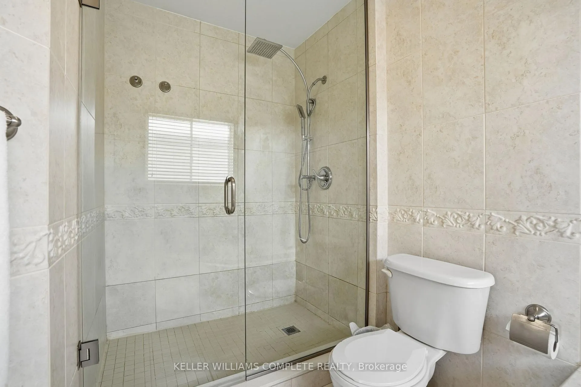 Photo 23 of 37 Southcreek Drive, Hamilton, Meadowlands — HOMEH