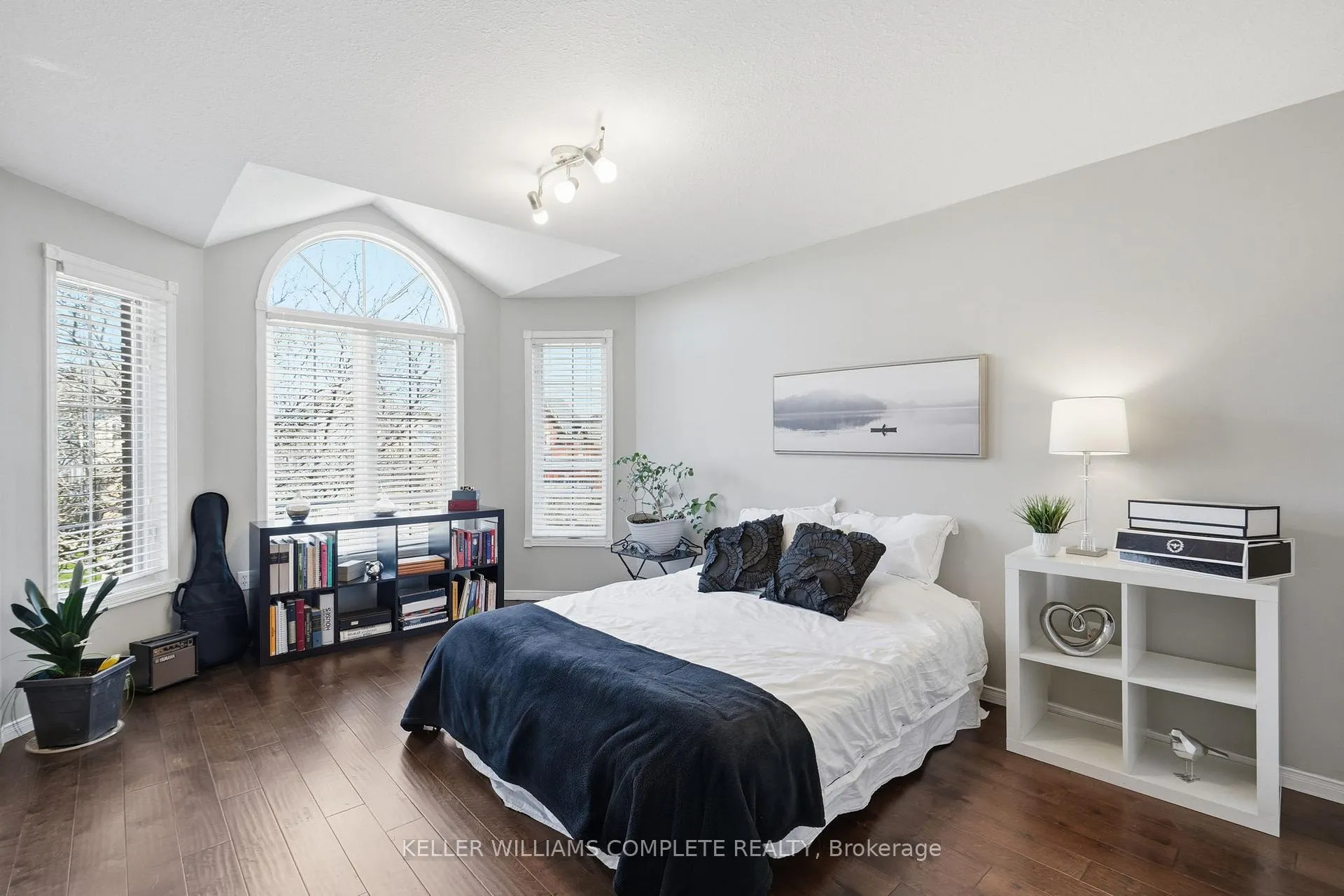 Photo 25 of 37 Southcreek Drive, Hamilton, Meadowlands — HOMEH