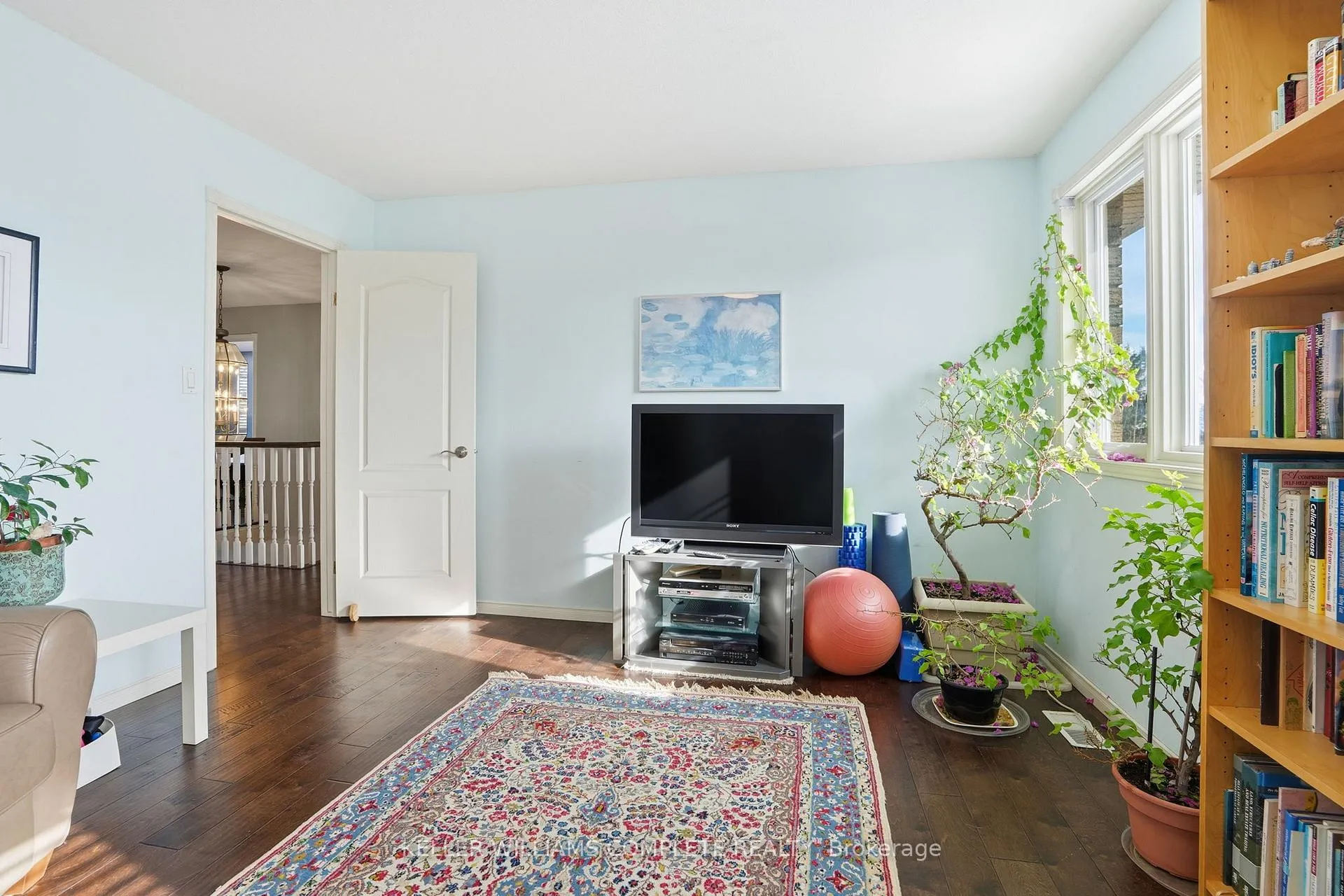 Photo 32 of 37 Southcreek Drive, Hamilton, Meadowlands — HOMEH