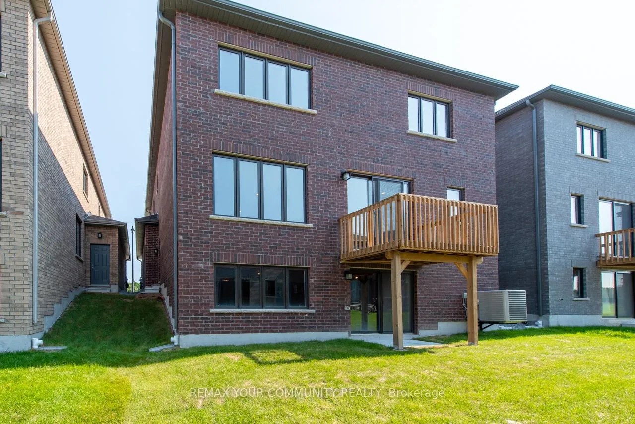 Photo 2 of 40 Wild Ginger Lane, Springwater, Midhurst — HOMEH