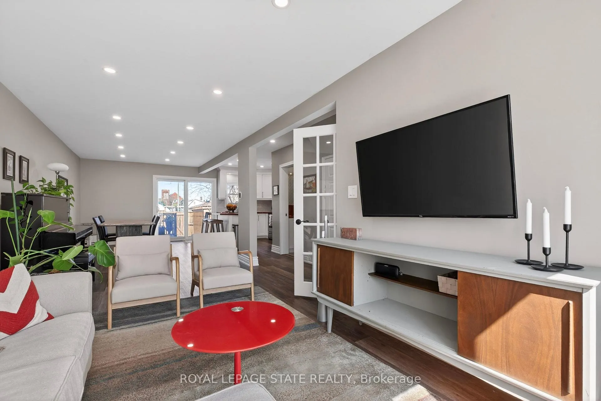 Photo 12 of 157 Cameron Avenue N, Hamilton, Homeside — HOMEH