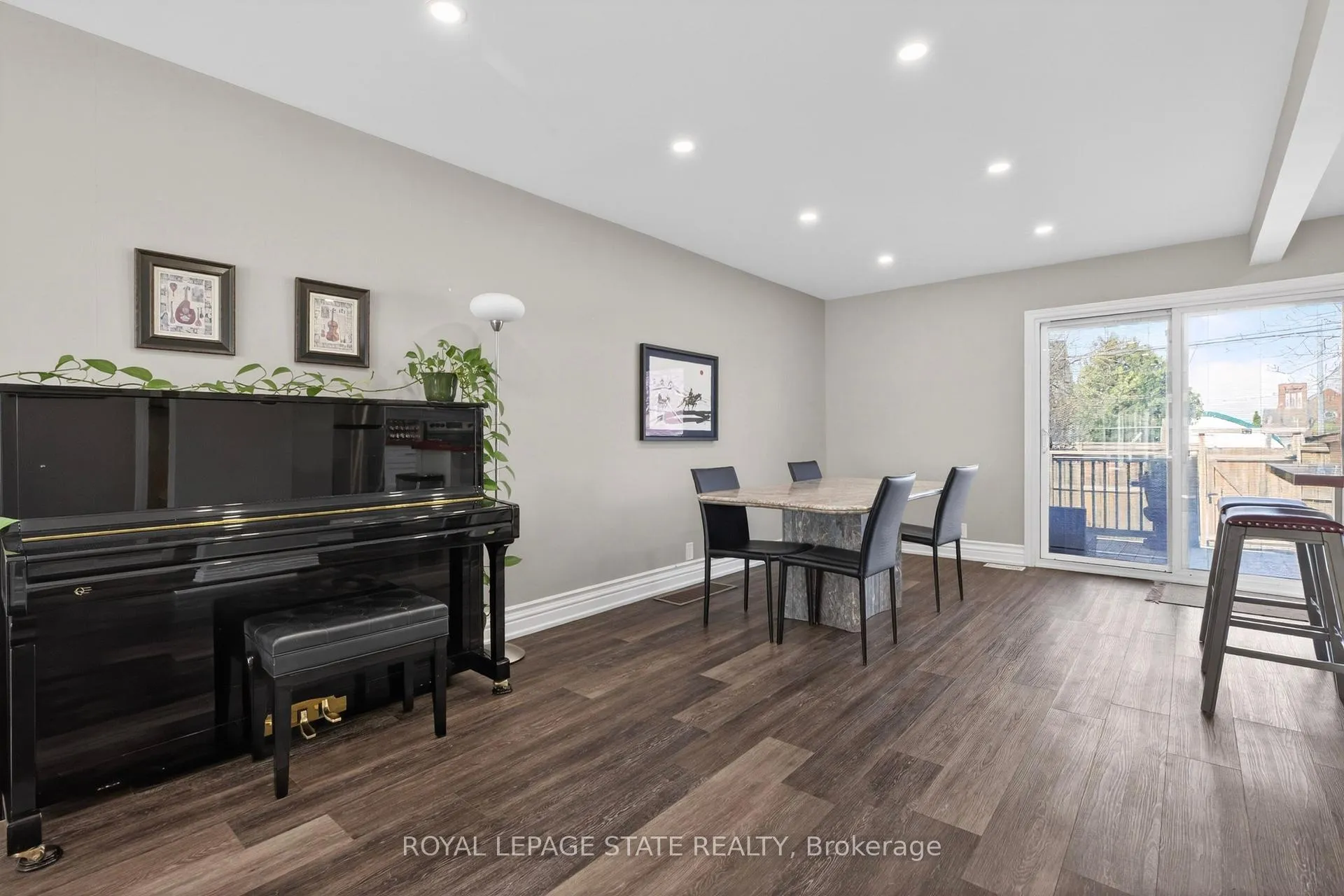 Photo 15 of 157 Cameron Avenue N, Hamilton, Homeside — HOMEH