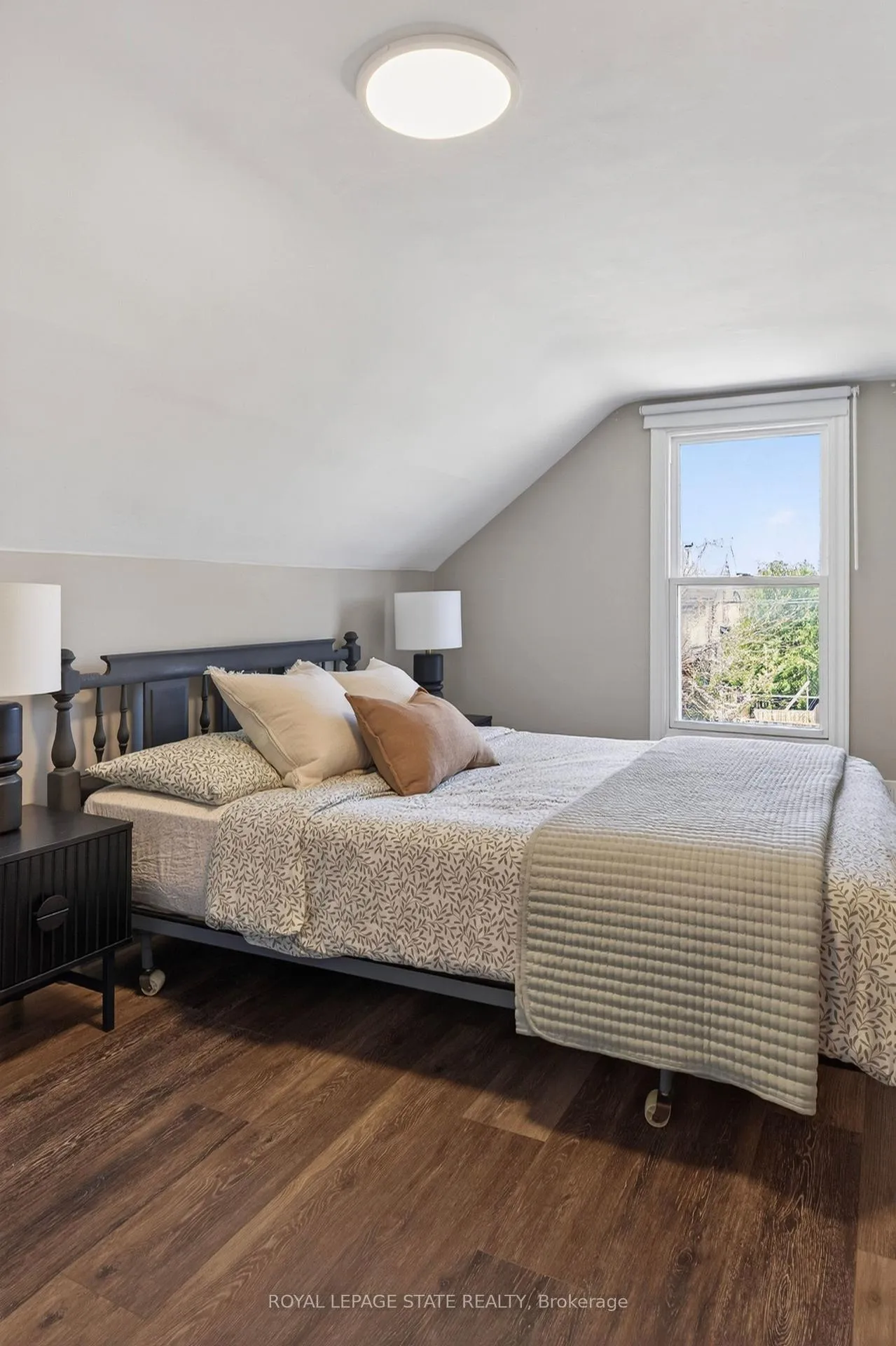 Photo 31 of 157 Cameron Avenue N, Hamilton, Homeside — HOMEH