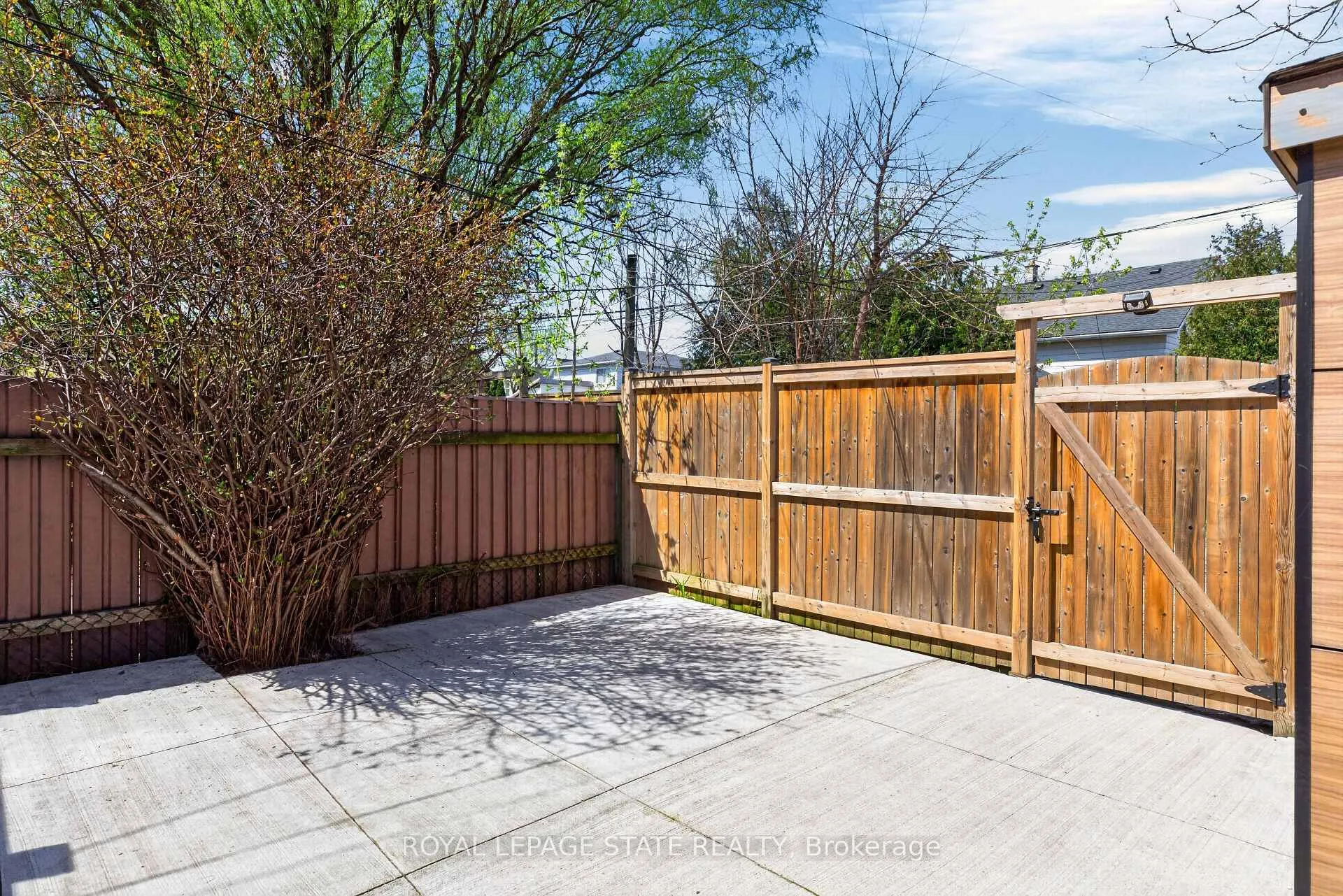 Photo 37 of 157 Cameron Avenue N, Hamilton, Homeside — HOMEH