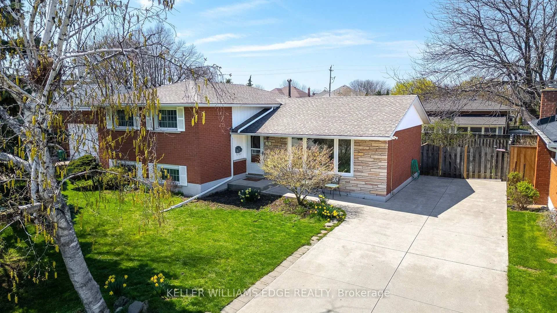 Photo 1 of 156 Lakeside Drive, Grimsby, Grimsby Beach — HOMEH