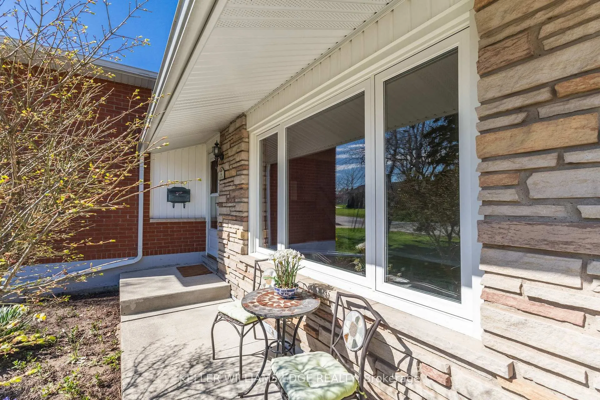 Photo 5 of 156 Lakeside Drive, Grimsby, Grimsby Beach — HOMEH