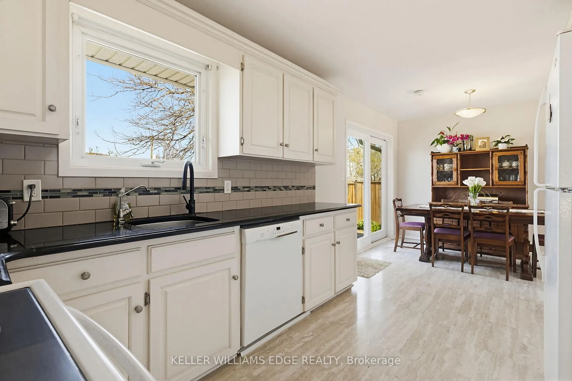 Photo 8 of 156 Lakeside Drive, Grimsby, Grimsby Beach — HOMEH