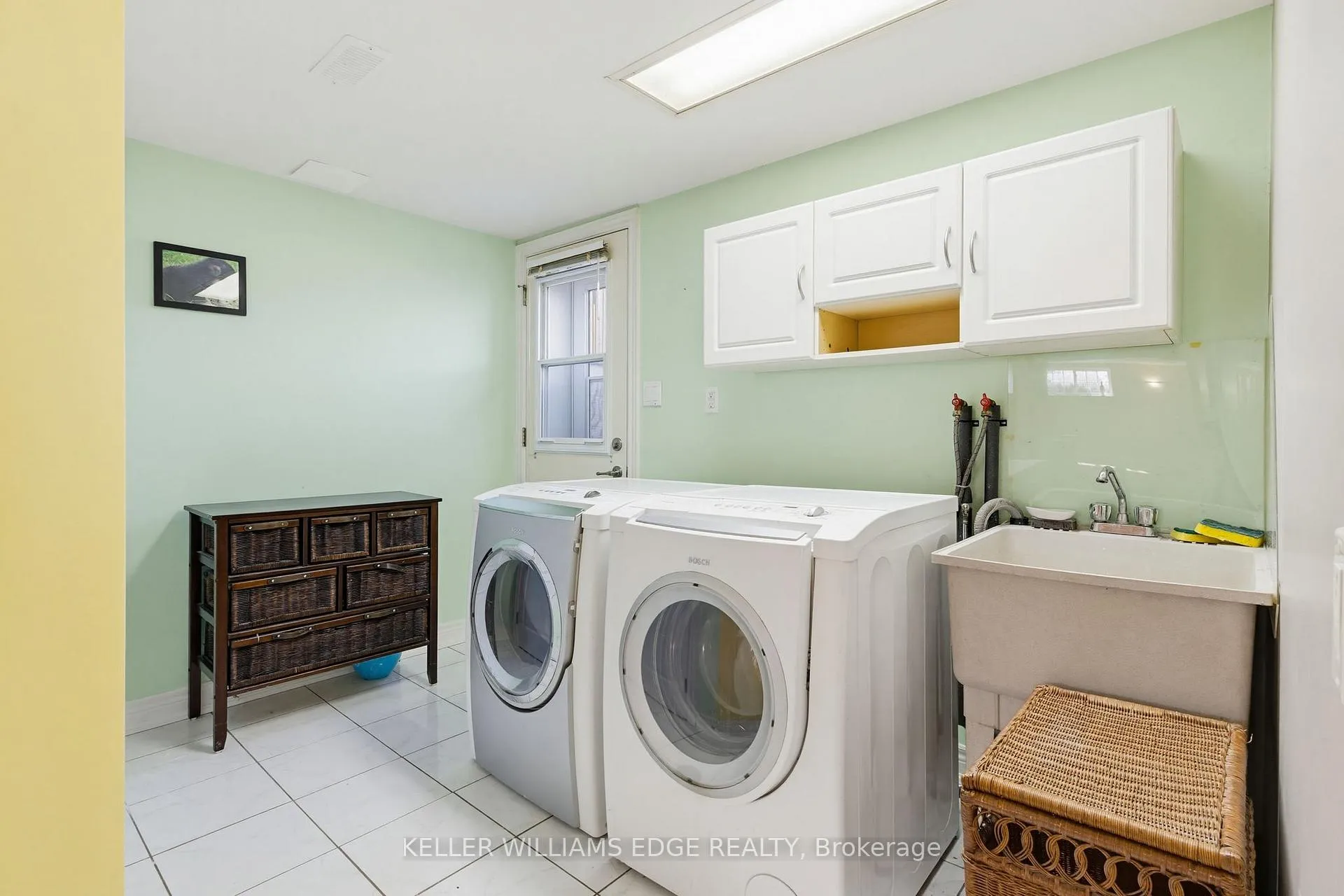 Photo 25 of 156 Lakeside Drive, Grimsby, Grimsby Beach — HOMEH