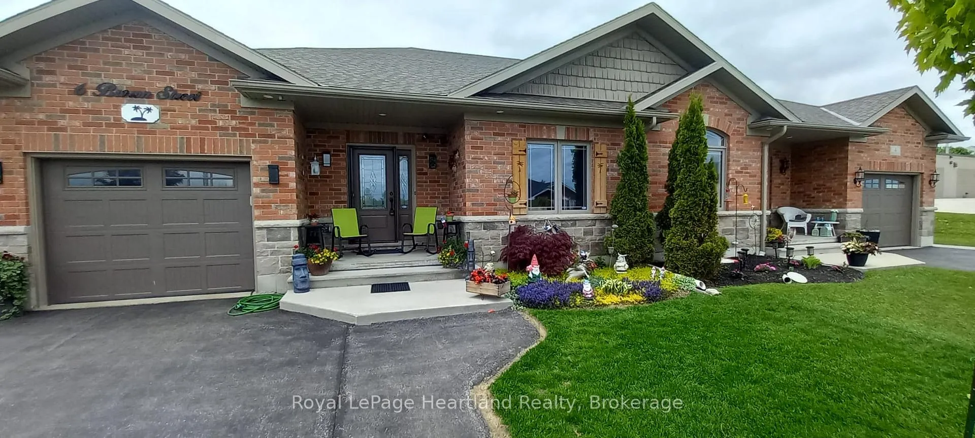 Photo 2 of 6 Brown Street S, Minto — HOMEH