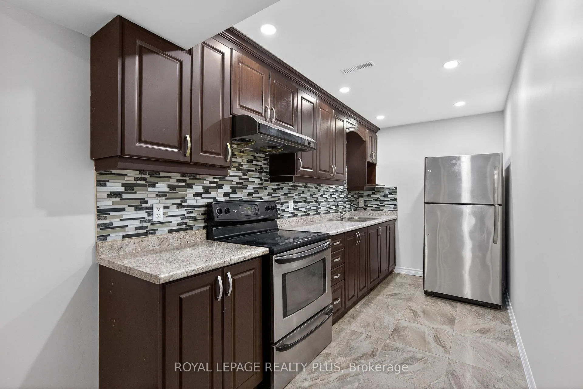 Photo 6 of Unit Basement, 19 Treadgold Road, Brampton, Vales of Castlemore — HOMEH