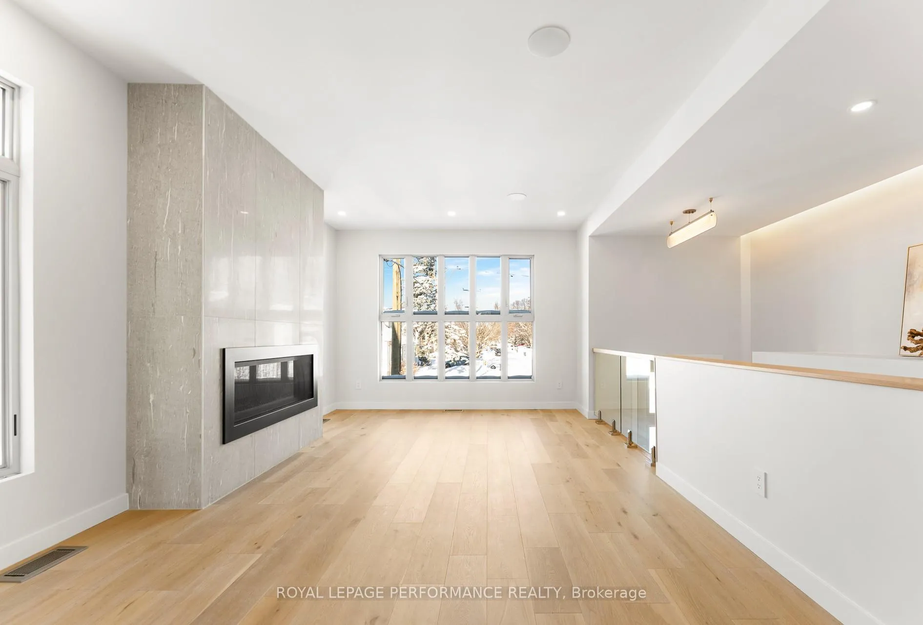 Photo 4 of 426 Avondale Avenue, Ottawa, McKellar/Highland — HOMEH