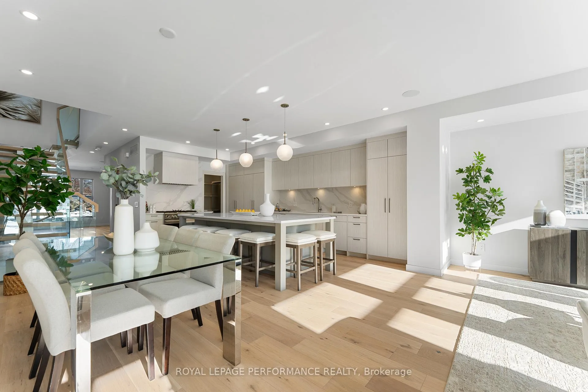 Photo 10 of 426 Avondale Avenue, Ottawa, McKellar/Highland — HOMEH
