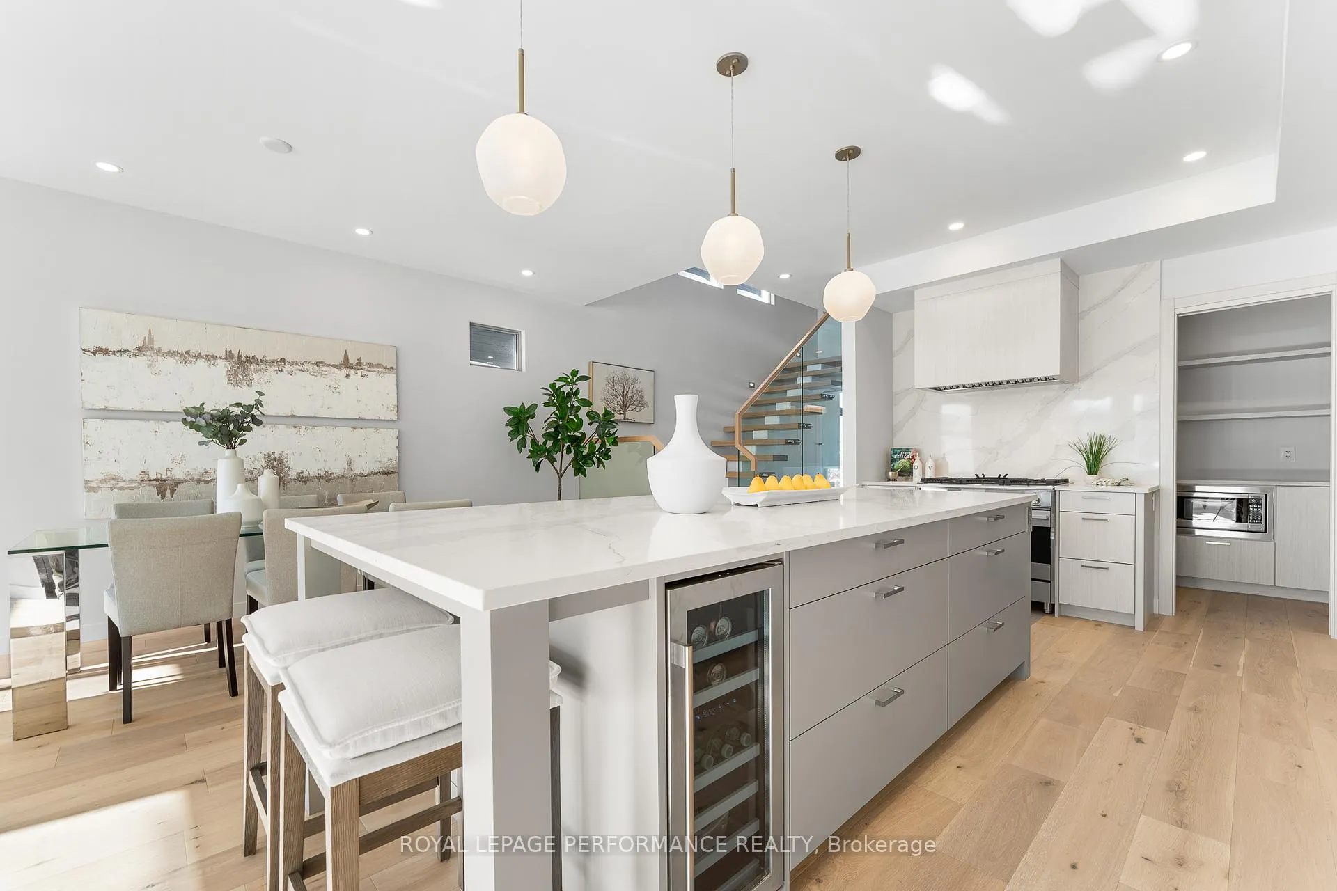 Photo 17 of 426 Avondale Avenue, Ottawa, McKellar/Highland — HOMEH