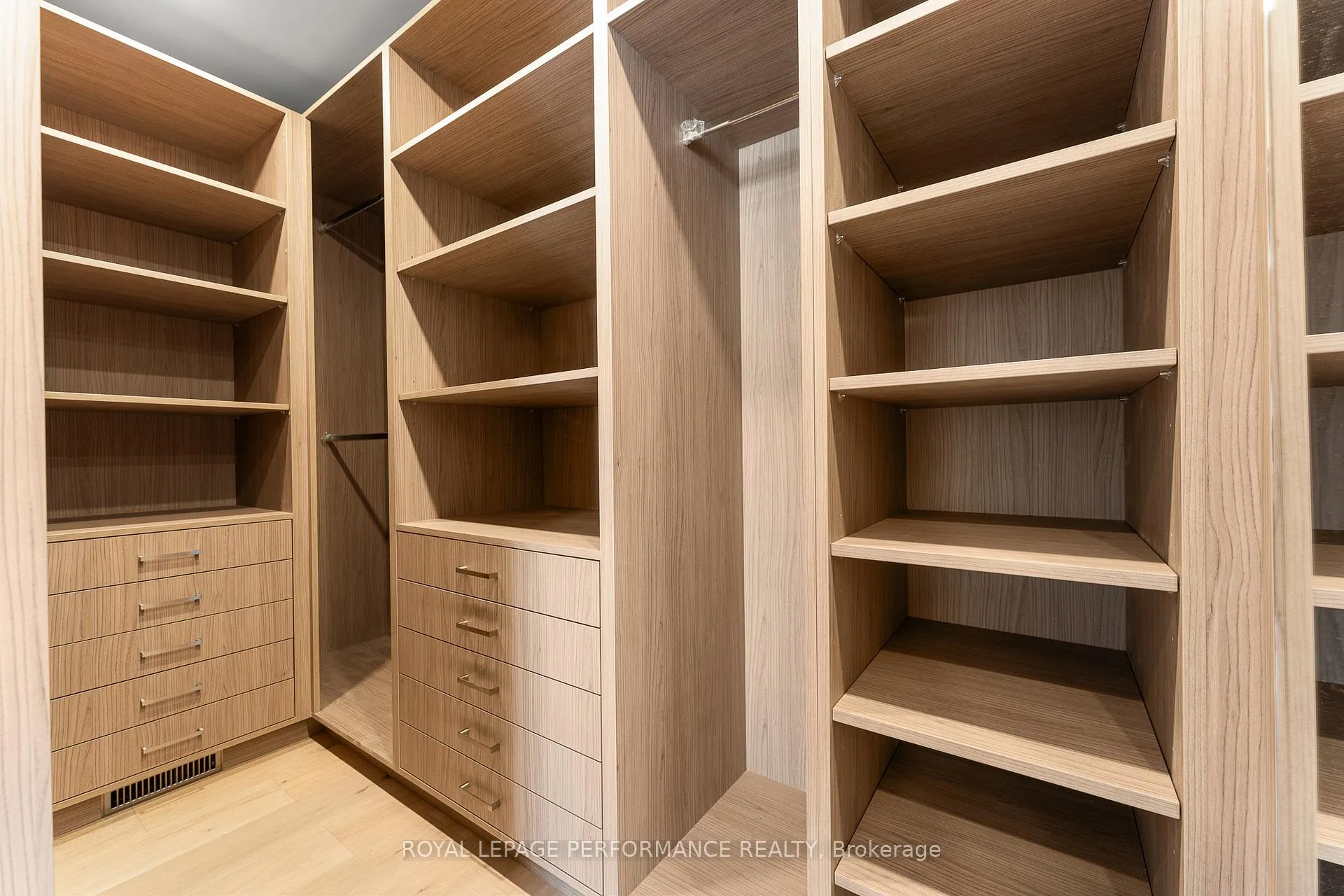 Photo 26 of 426 Avondale Avenue, Ottawa, McKellar/Highland — HOMEH