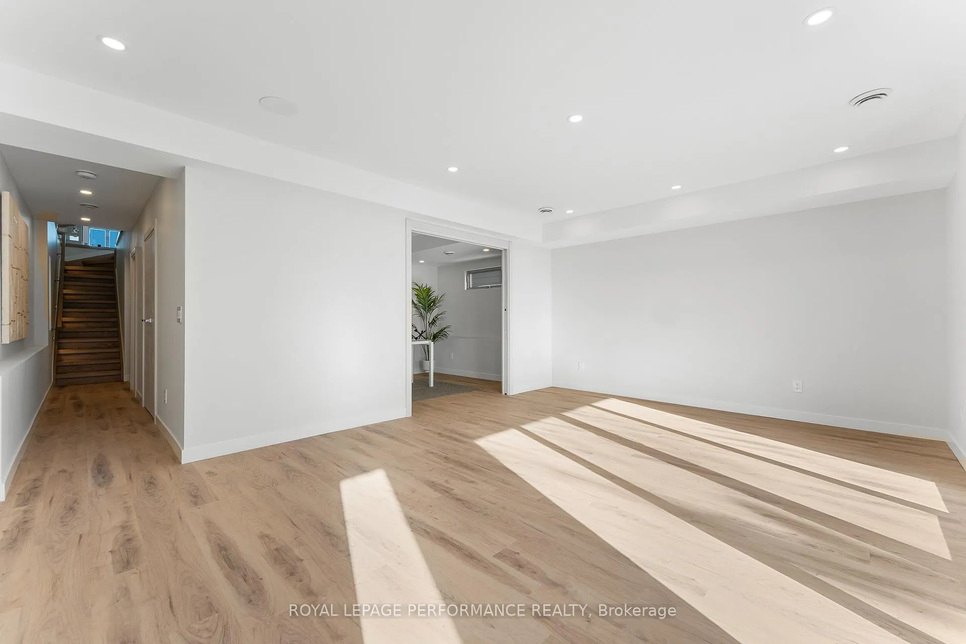 Photo 33 of 426 Avondale Avenue, Ottawa, McKellar/Highland — HOMEH