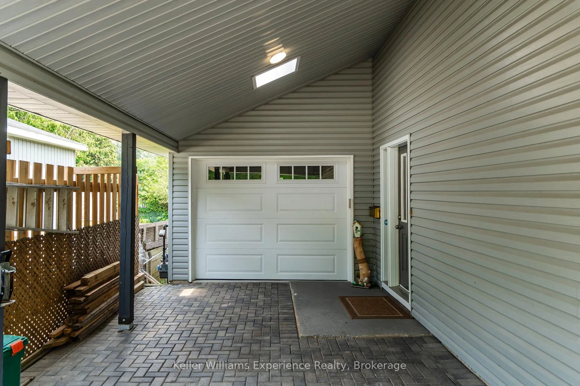 Photo 3 of 329 & 331 Browns Line, Tay, Waubaushene — HOMEH