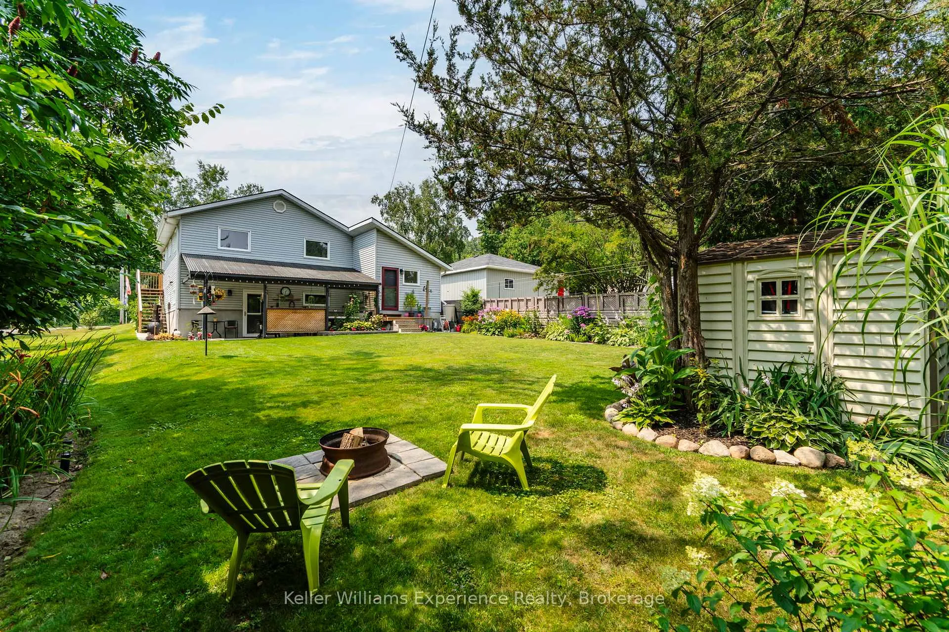Photo 23 of 329 & 331 Browns Line, Tay, Waubaushene — HOMEH