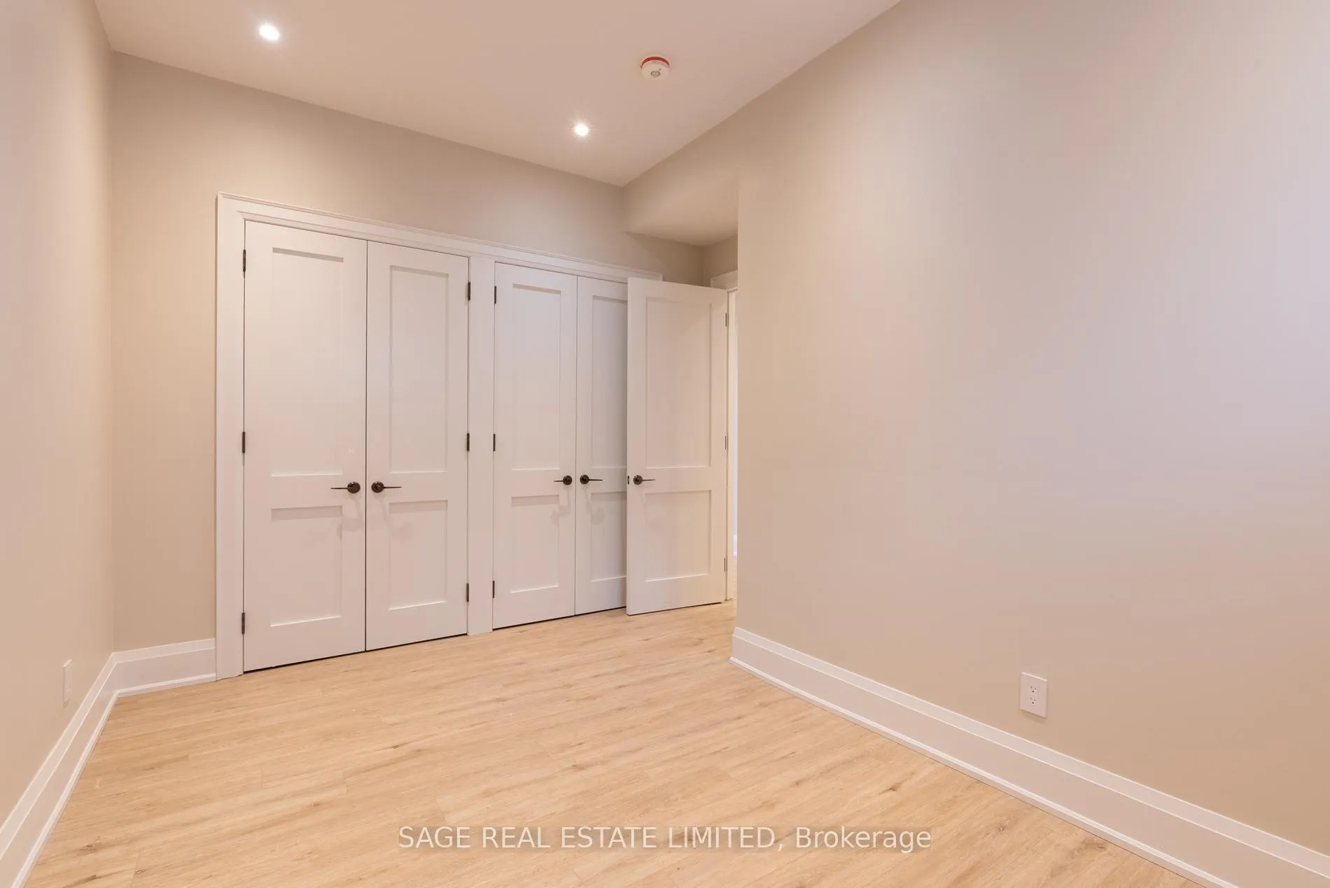 Photo 12 of Unit Lower, 185 Fairholme Avenue, Toronto, Englemount-Lawrence — HOMEH
