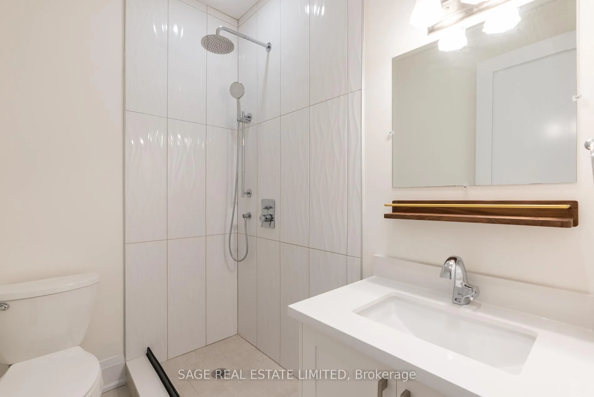 Photo 13 of Unit Lower, 185 Fairholme Avenue, Toronto, Englemount-Lawrence — HOMEH