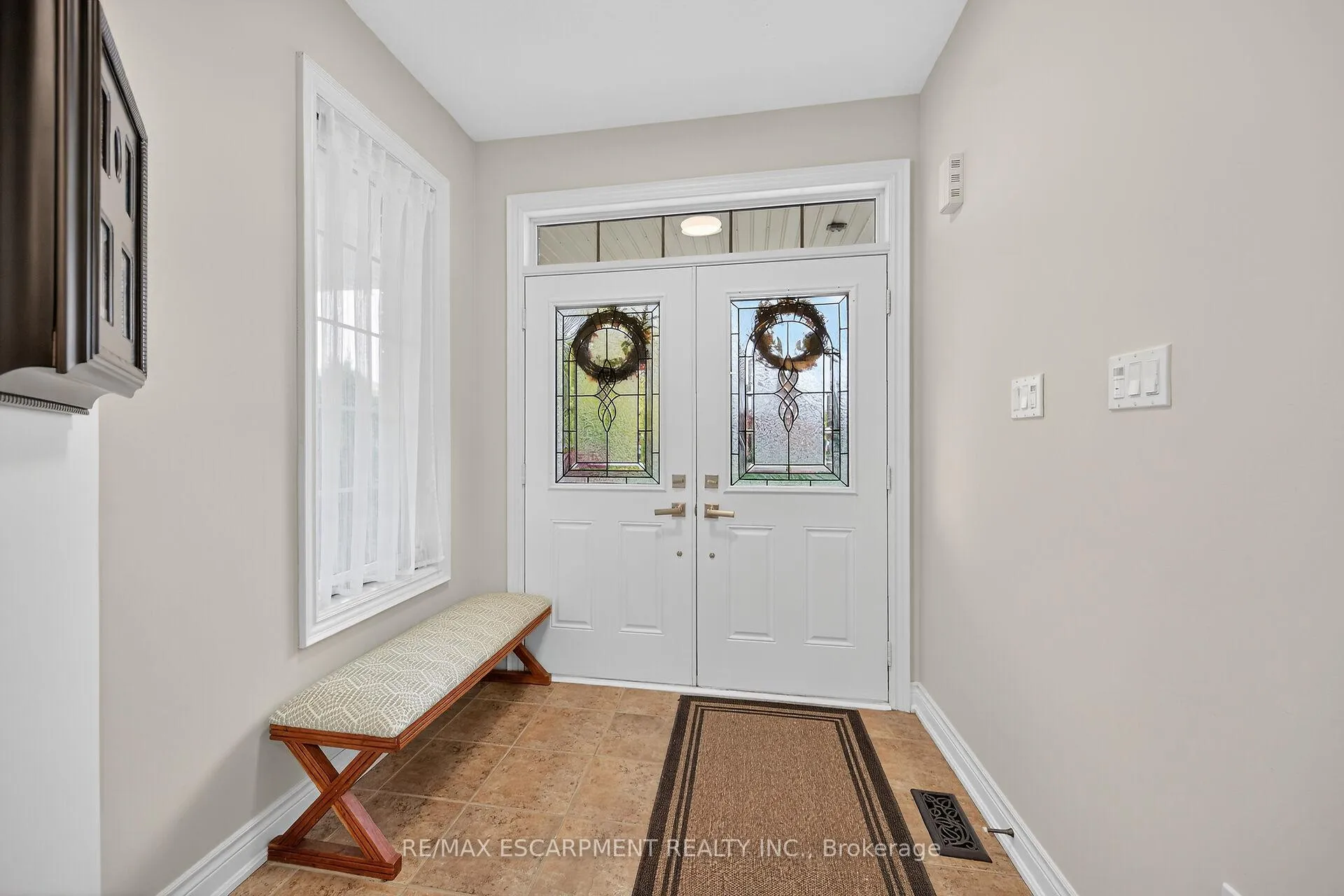 Photo 6 of 20 Fowler Drive, Hamilton, Binbrook — HOMEH