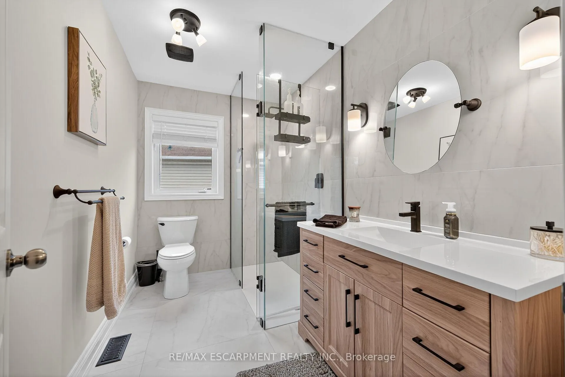 Photo 39 of 20 Fowler Drive, Hamilton, Binbrook — HOMEH