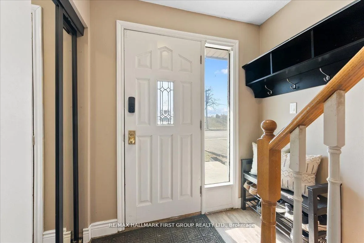 Photo 2 of 398 Dean Avenue, Oshawa, Central — HOMEH