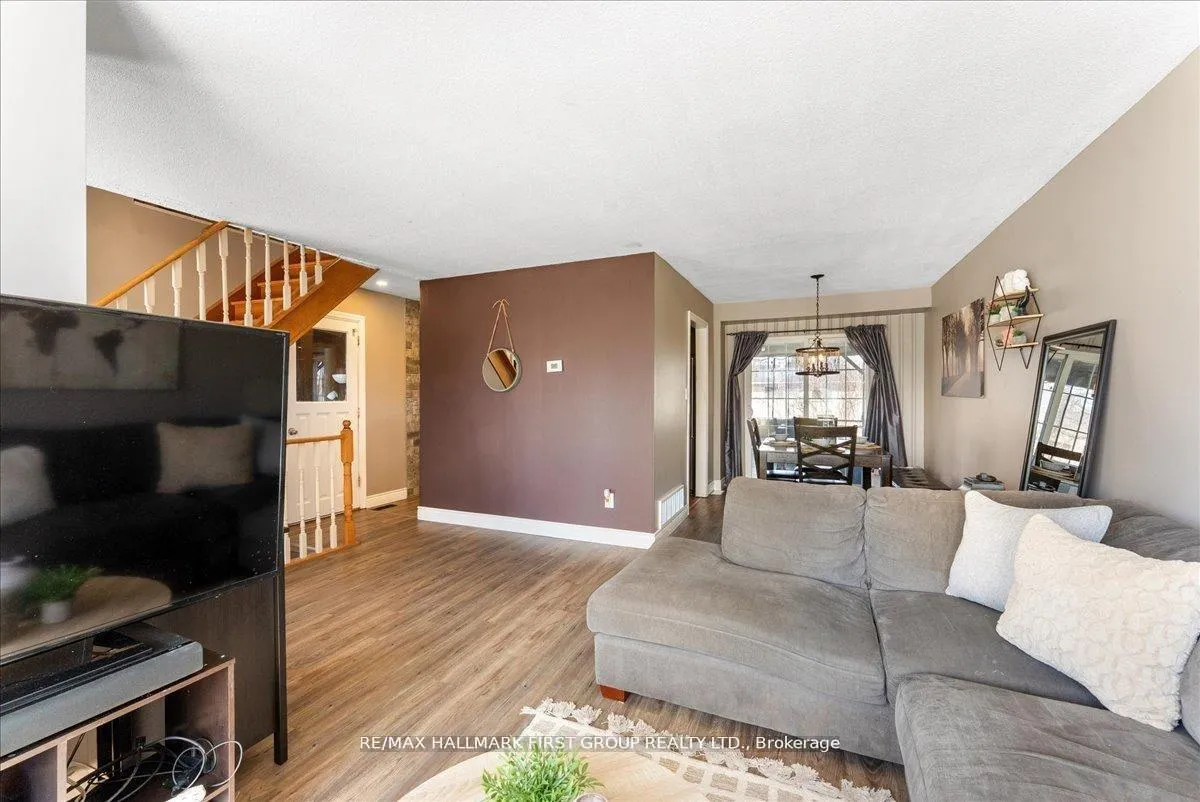Photo 6 of 398 Dean Avenue, Oshawa, Central — HOMEH