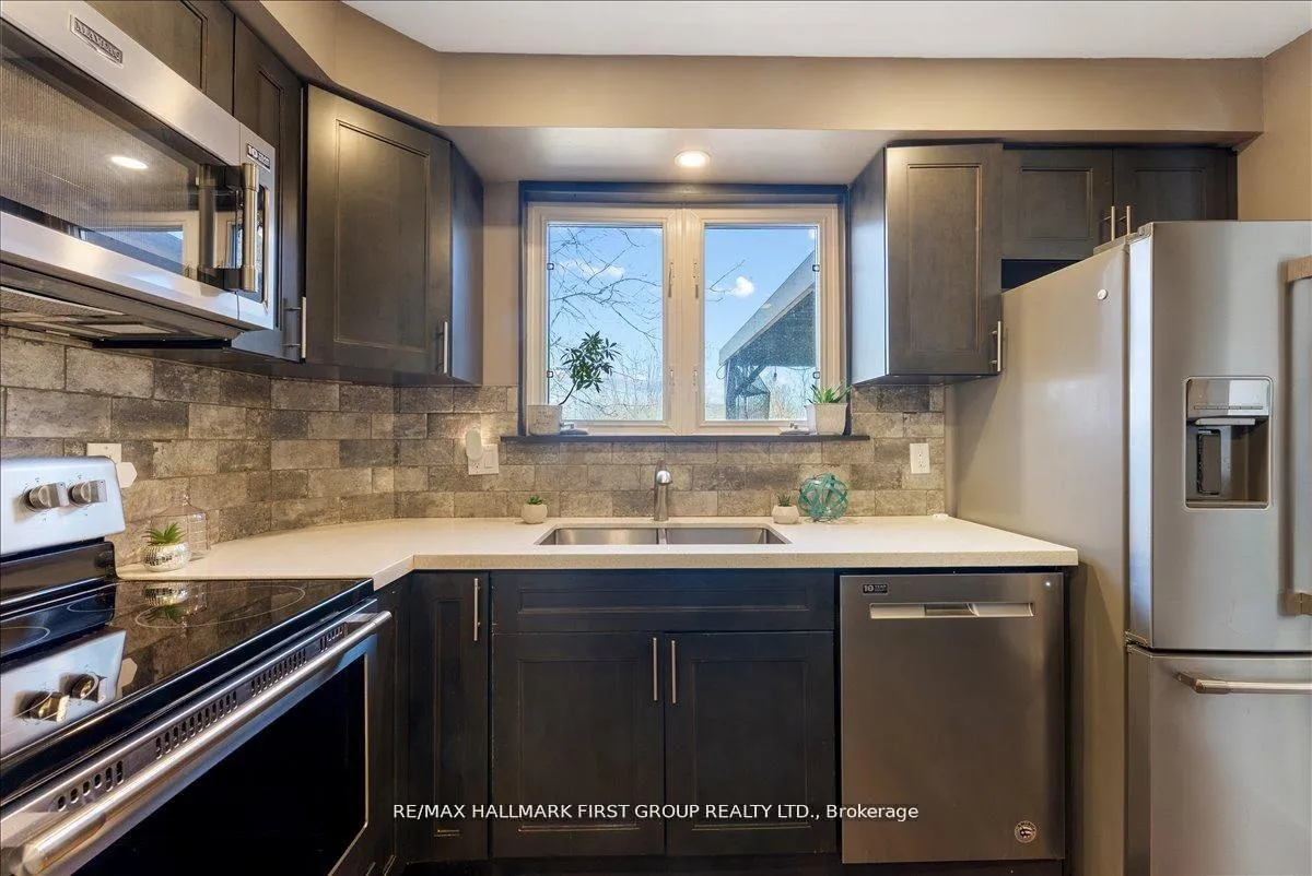 Photo 9 of 398 Dean Avenue, Oshawa, Central — HOMEH