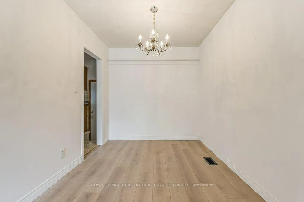Photo 8 of 1334 Langdale Crescent, Oakville, Falgarwood — HOMEH