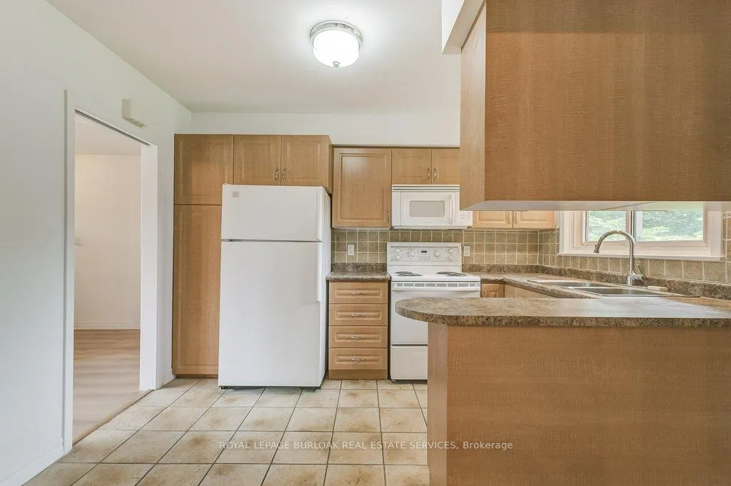 Photo 11 of 1334 Langdale Crescent, Oakville, Falgarwood — HOMEH