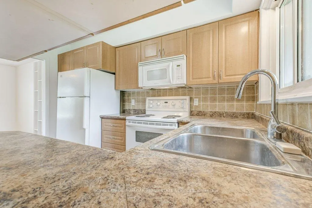 Photo 13 of 1334 Langdale Crescent, Oakville, Falgarwood — HOMEH