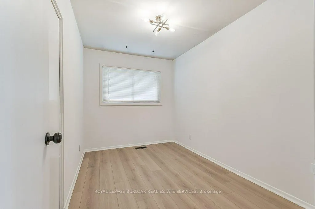 Photo 14 of 1334 Langdale Crescent, Oakville, Falgarwood — HOMEH