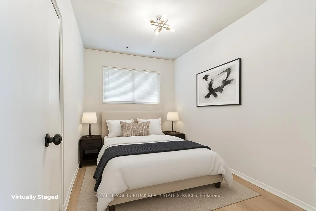 Photo 15 of 1334 Langdale Crescent, Oakville, Falgarwood — HOMEH