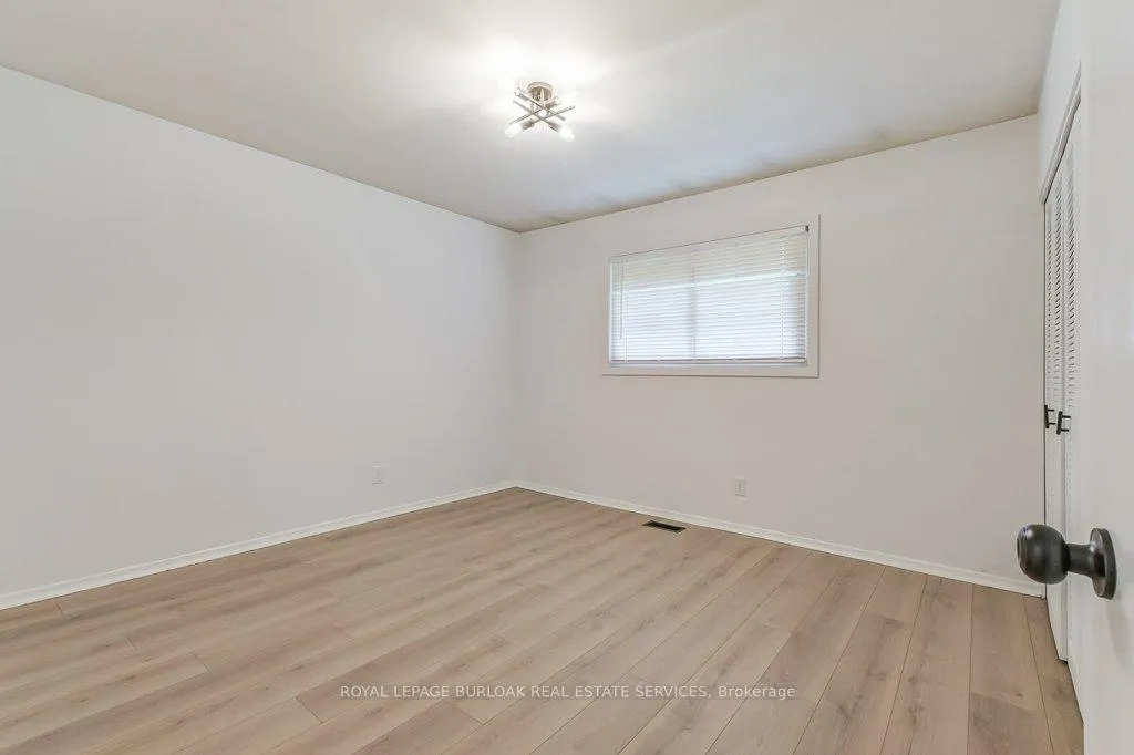 Photo 17 of 1334 Langdale Crescent, Oakville, Falgarwood — HOMEH
