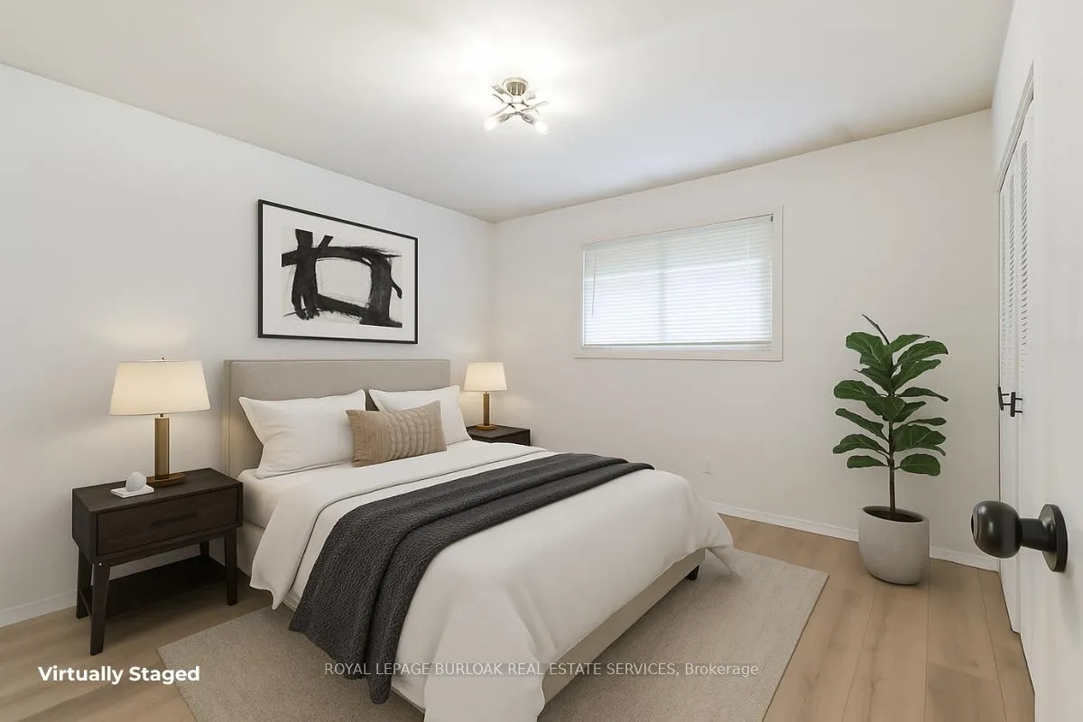 Photo 18 of 1334 Langdale Crescent, Oakville, Falgarwood — HOMEH