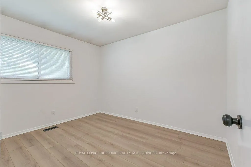 Photo 19 of 1334 Langdale Crescent, Oakville, Falgarwood — HOMEH