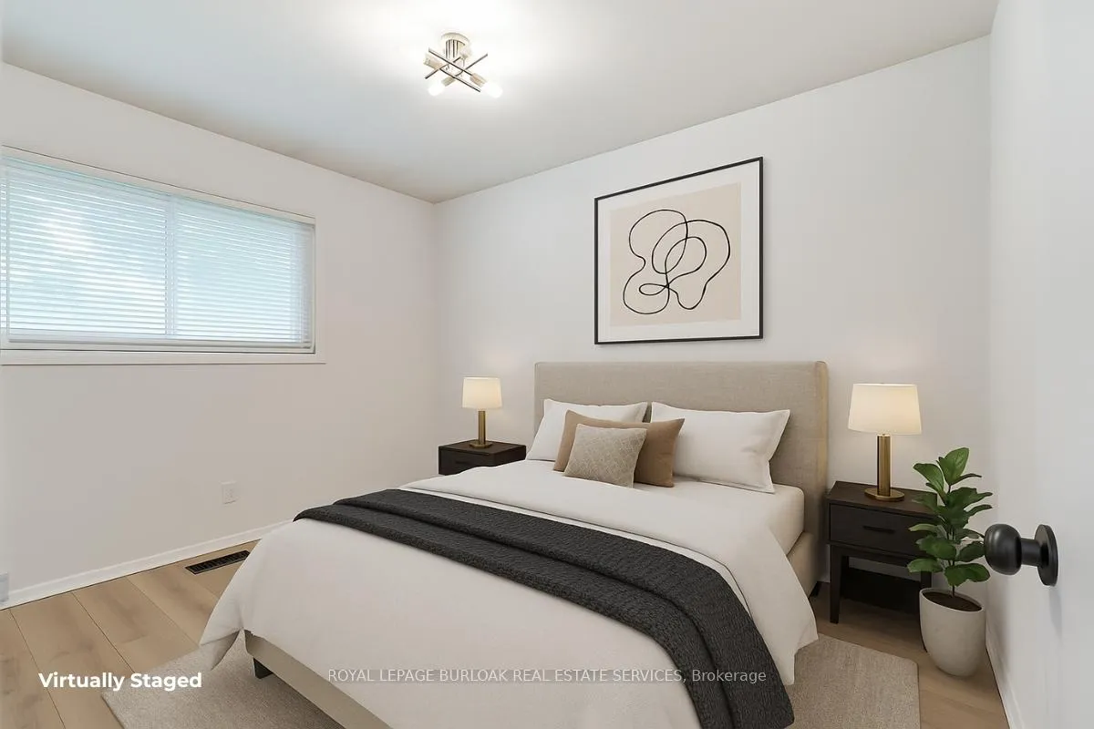 Photo 20 of 1334 Langdale Crescent, Oakville, Falgarwood — HOMEH