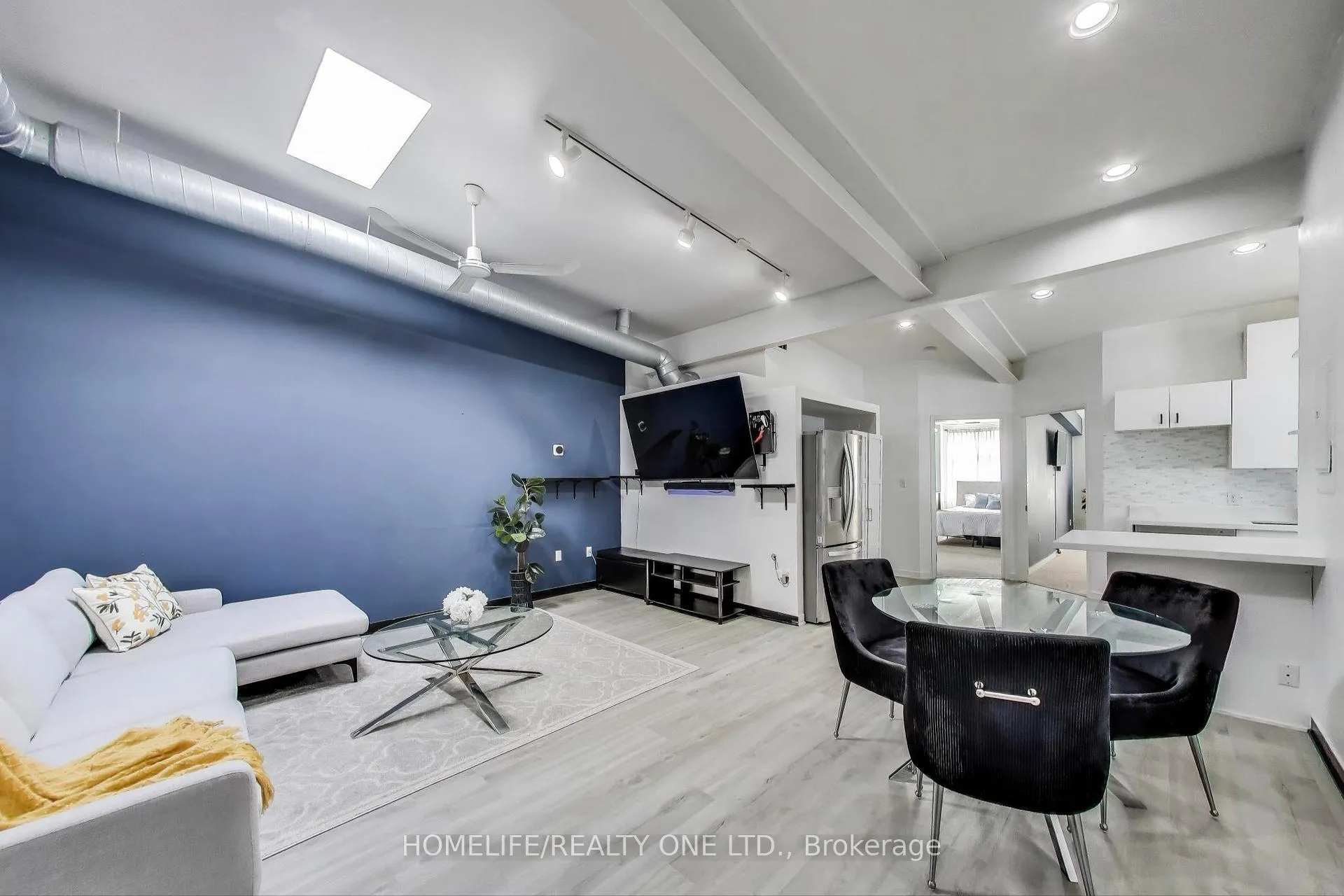 Photo 5 of Unit 3, 166 Broadway, Orangeville — HOMEH