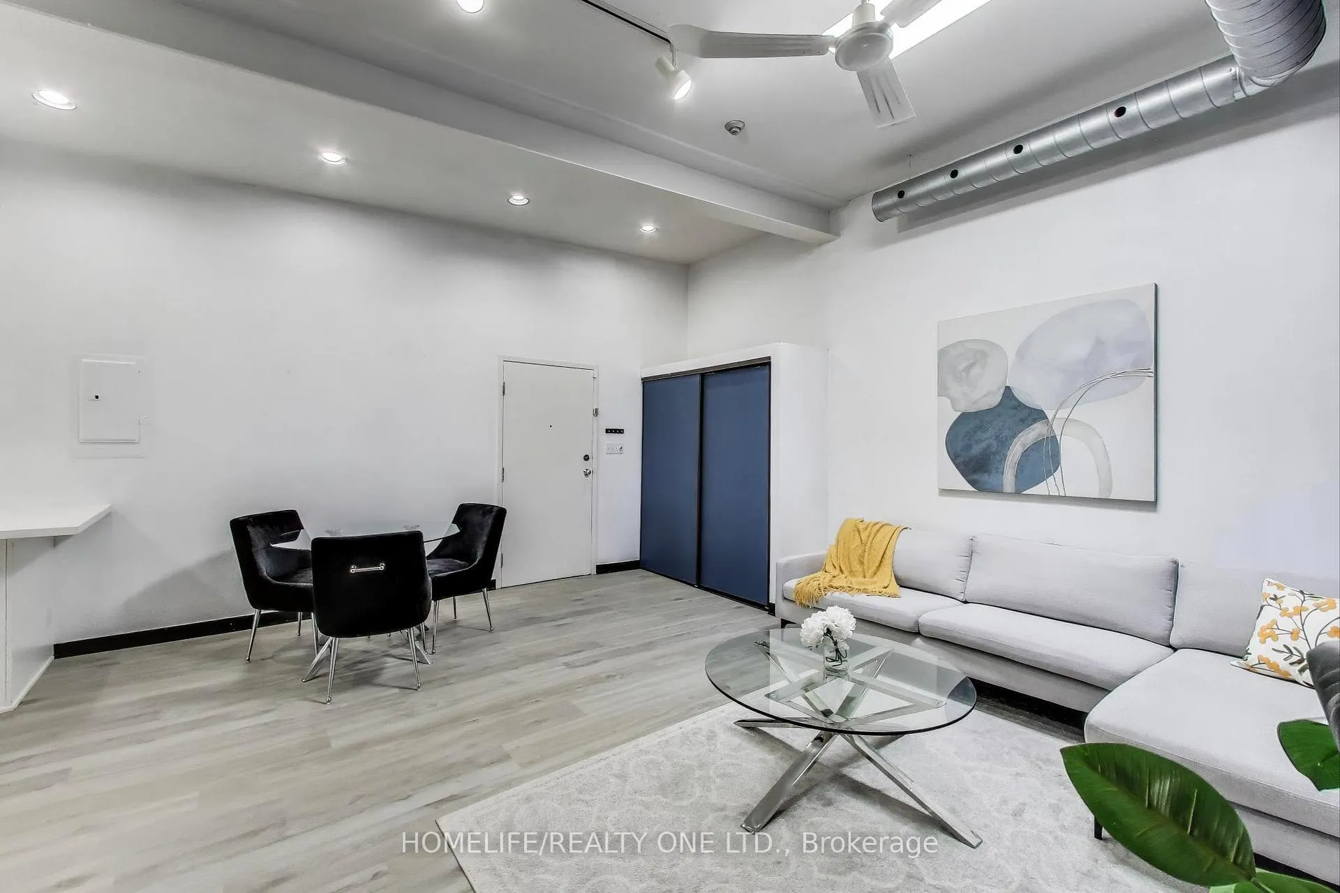 Photo 7 of Unit 3, 166 Broadway, Orangeville — HOMEH