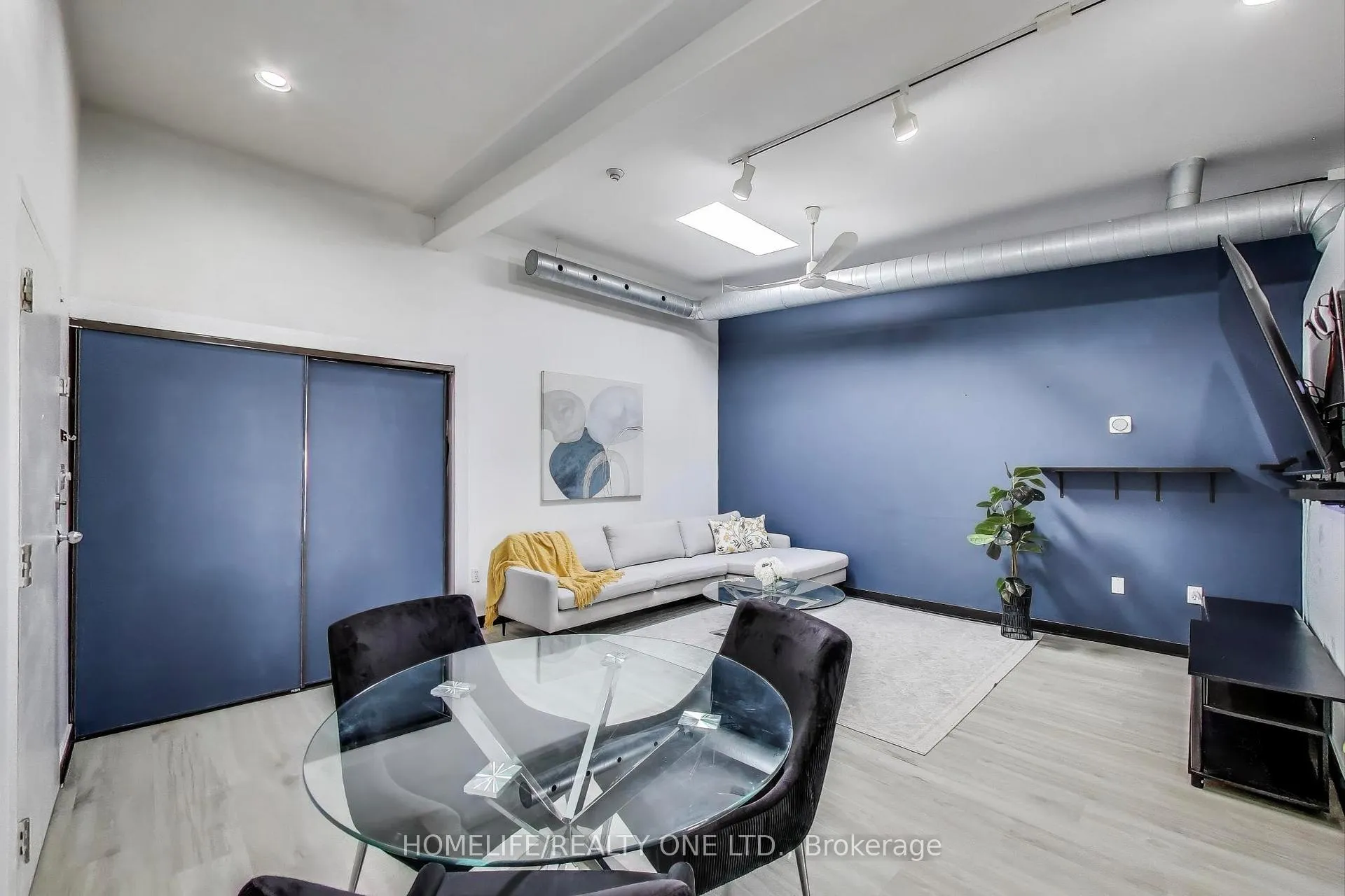 Photo 9 of Unit 3, 166 Broadway, Orangeville — HOMEH
