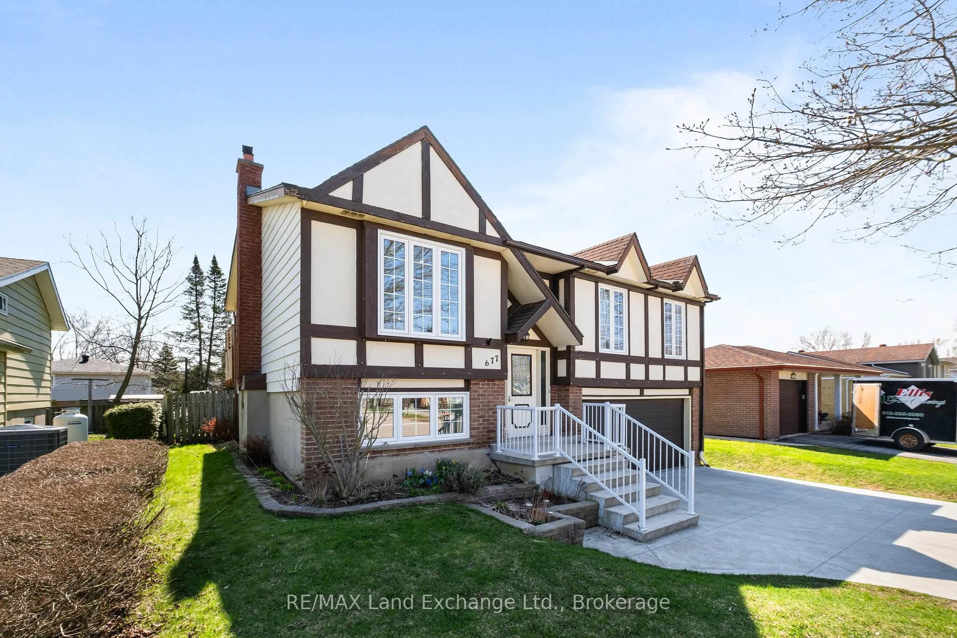 Photo 1 of 677 Kennard Crescent, Kincardine — HOMEH
