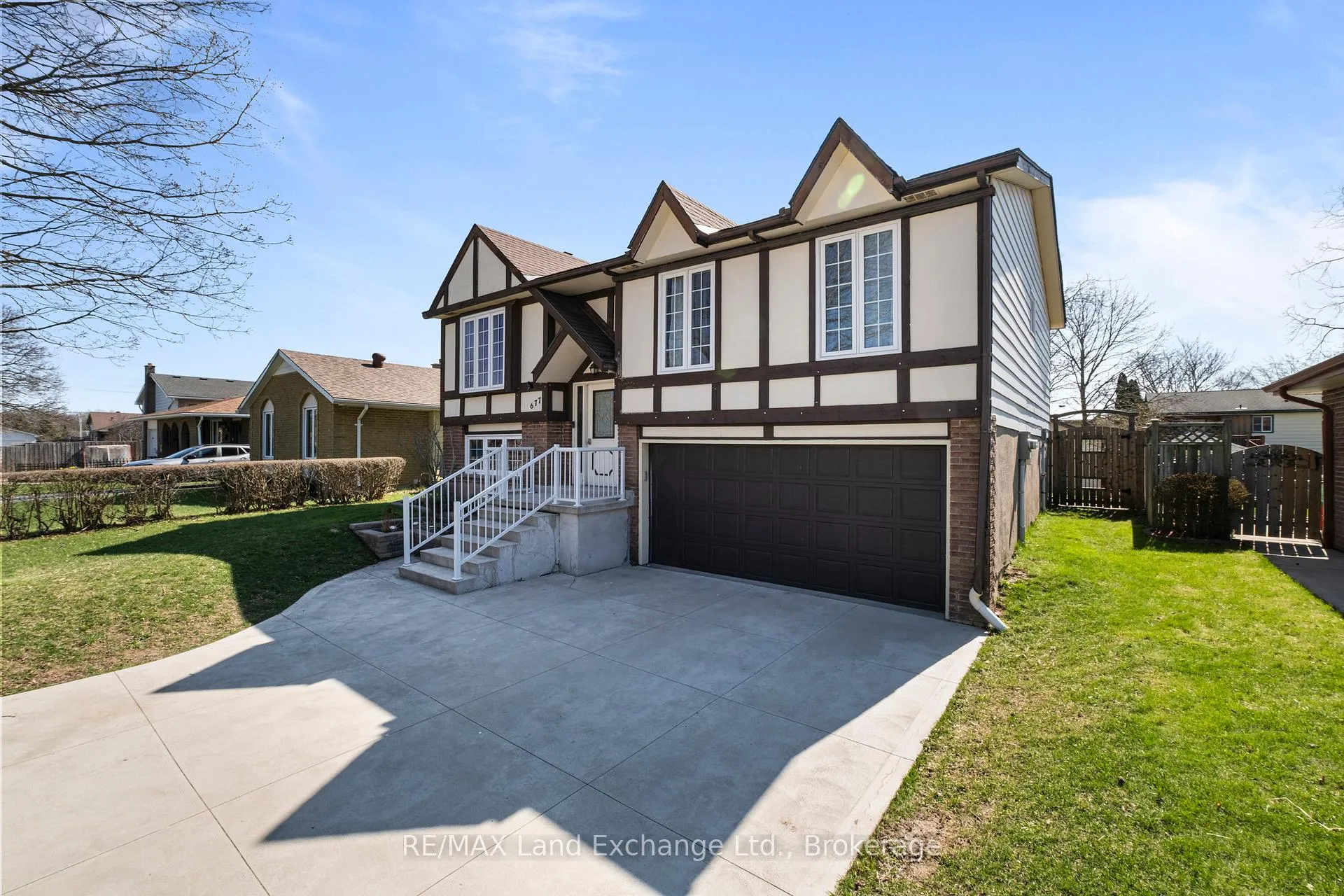 Photo 3 of 677 Kennard Crescent, Kincardine — HOMEH